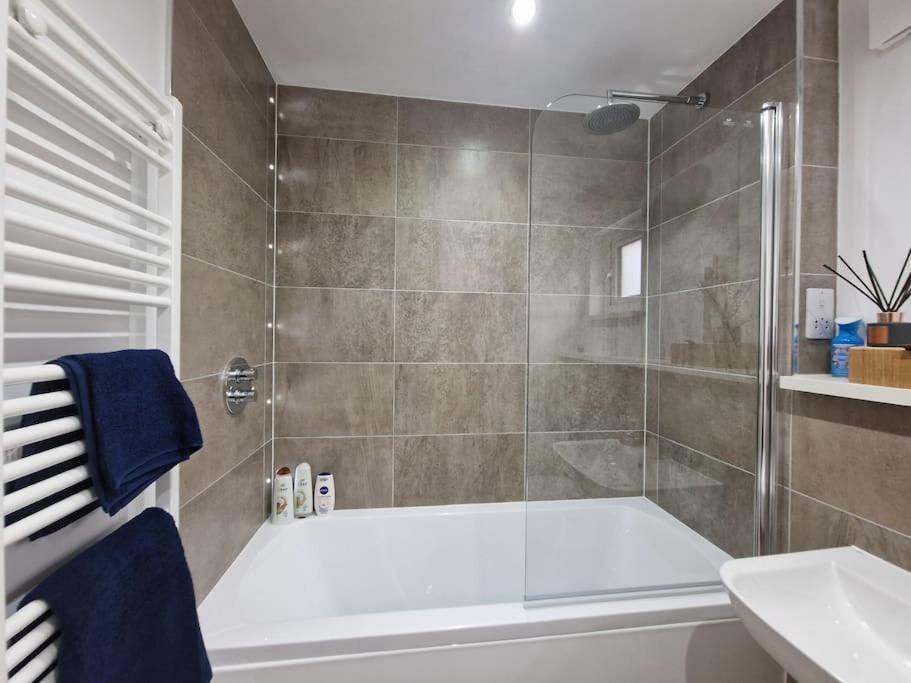 New Build Modern High Spec House * Dundee
