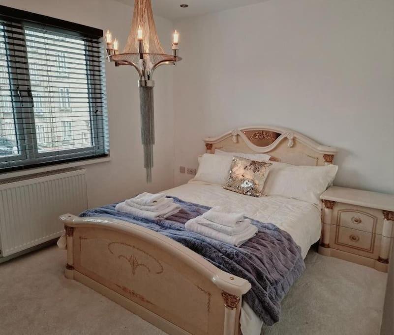Apartment New Build Modern High Spec House *