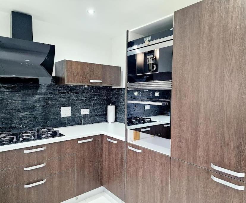 Apartment New Build Modern High Spec House Dundee