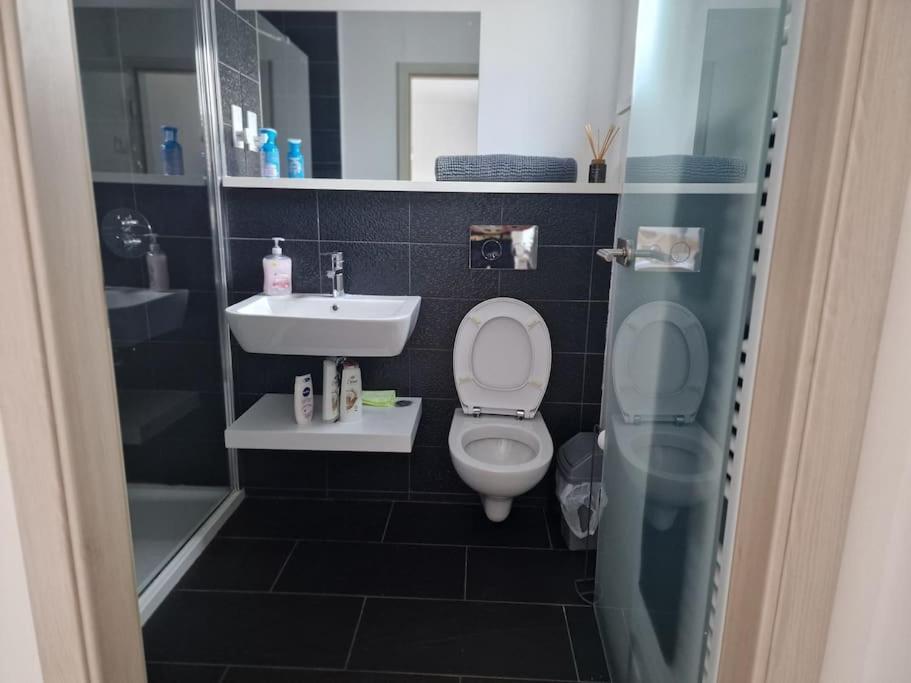 New Build Modern High Spec House *