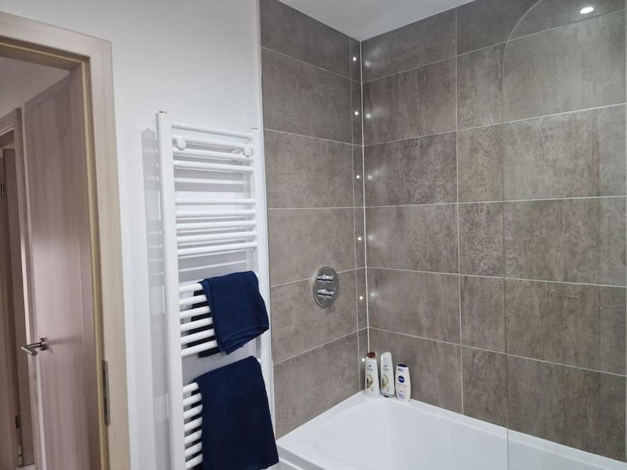 New Build Modern High Spec House Apartment *