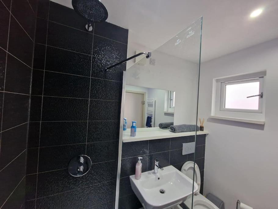Apartment New Build Modern High Spec House